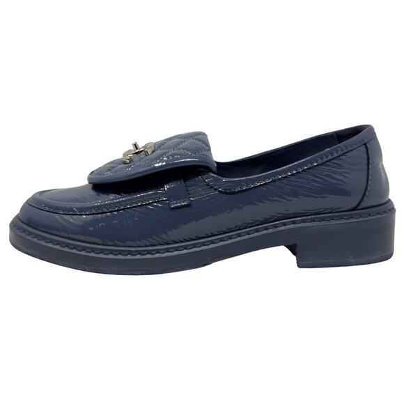 CHANEL Turnlock Quilted Loafers CC Logo Navy Blue Patent Leather Flats Shoe EU40 - Picture 11 of 11